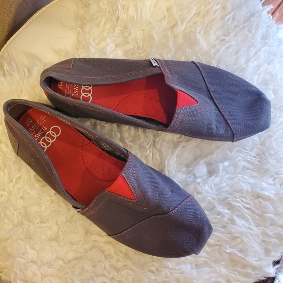 RARE-ish Collab Limited Edition : Canvas Audi Charcoal Grey and Crimson Red Toms - Picture 1 of 2